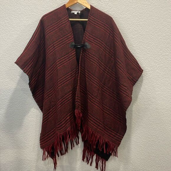 Kate Park Black & Red Plaid Toggle Clasp Closure Shawl One Size - Picture 1 of 7
